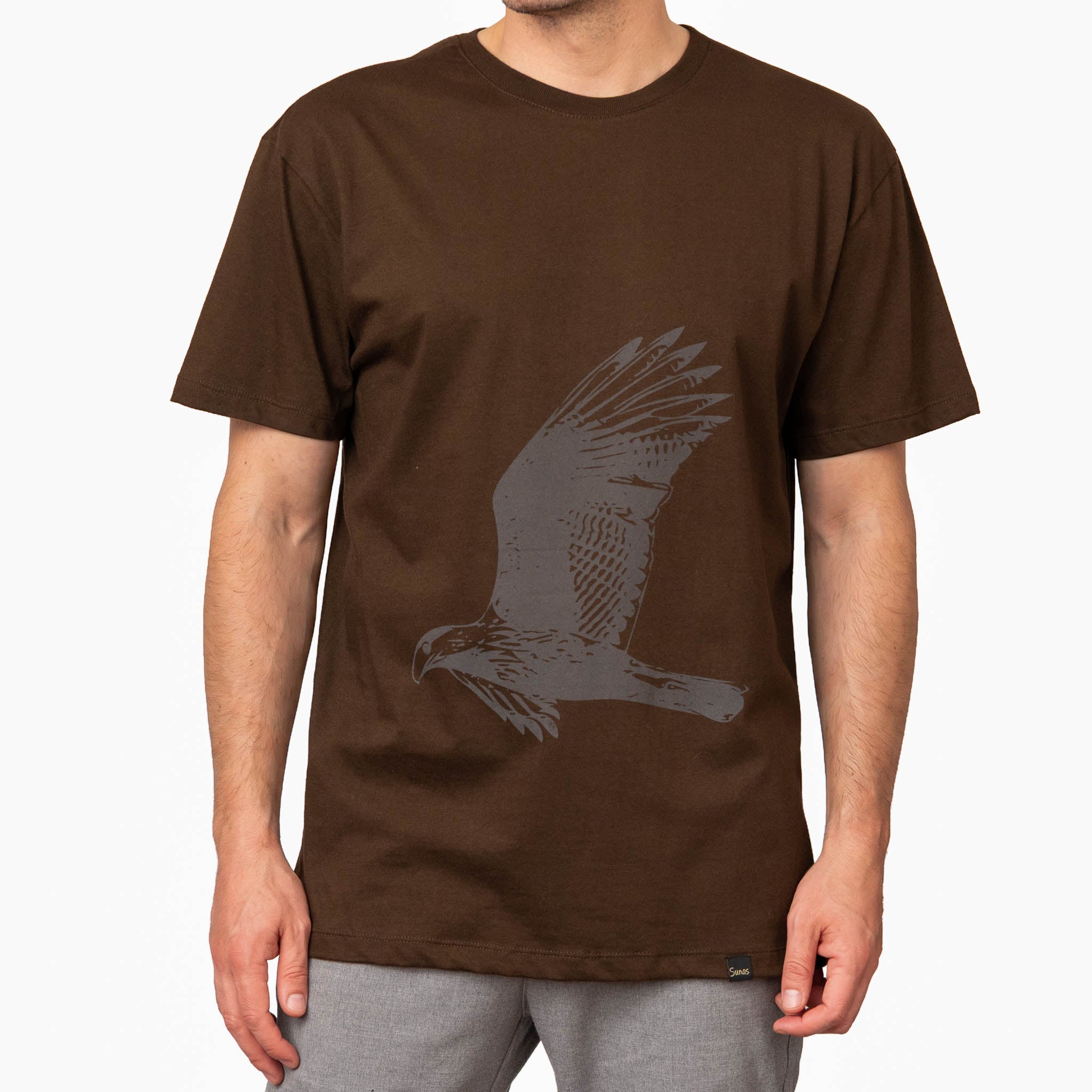 Remera Carancho chocolate Sunas estética minimalista