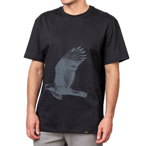 Remera Carancho negra Sunas estética minimalista